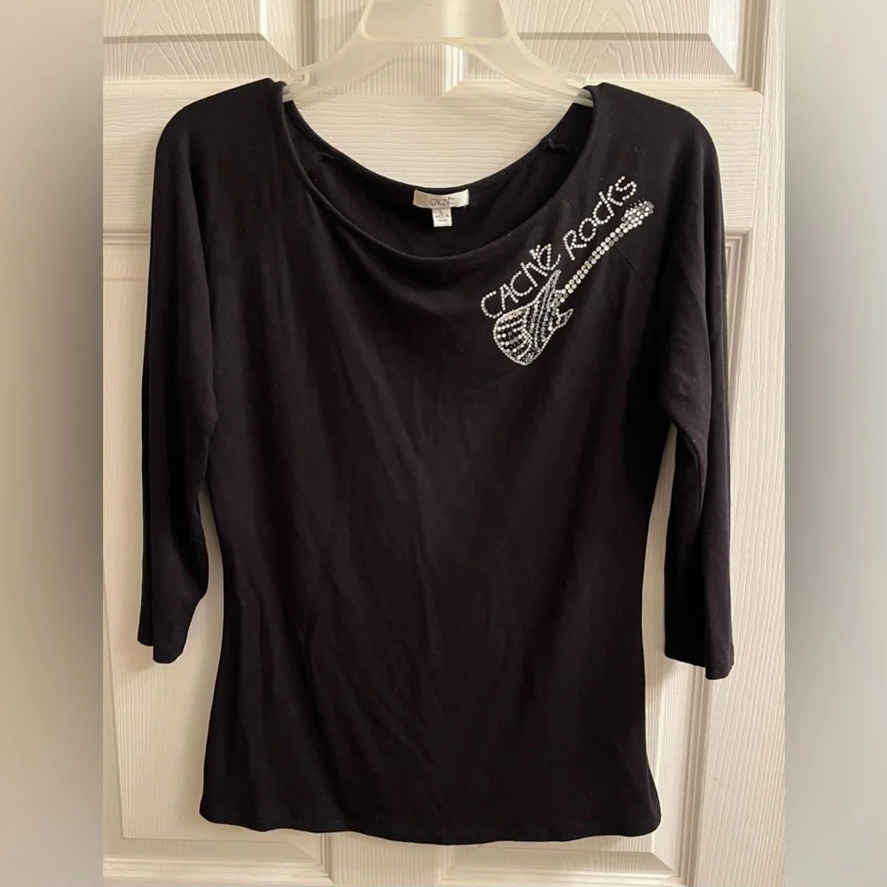 CACHÉ ~ROCKS ~RHINESTONE GUITAR~GRAPHIC TOP~LG